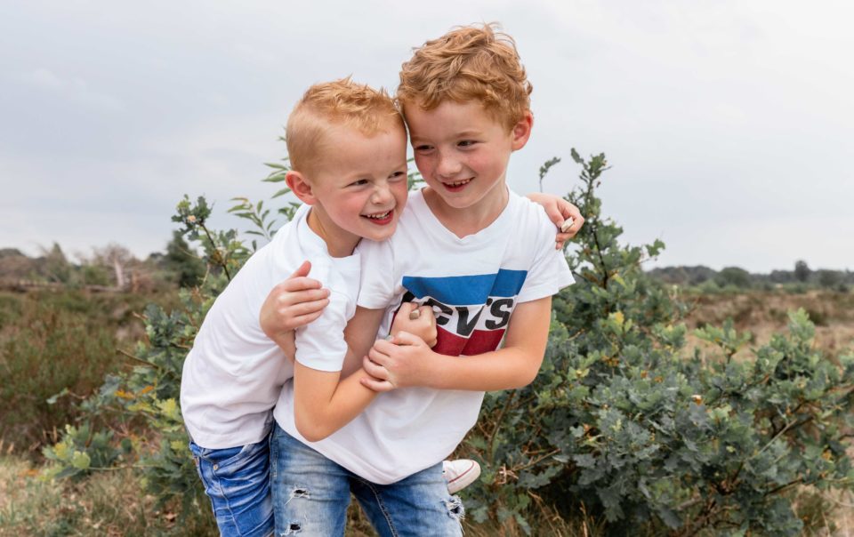 Gezinsfotografie Gezinsshoot gezinsfotoshoot familiestoot Fotograaf Apeldoorn Newborn loveshoot newbornshoot baby gezin koppels familie fotoshoot shoot Gelderland Teuge Apeldoorn Vaassen Radio Kootwijk Kootwijkerzand Twello Beekbergen