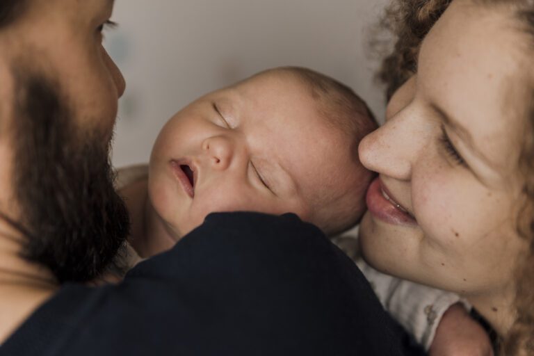 Newborn fotoshoot Apeldoorn baby shoot pasgeboren familie gezin Gelderland Beekbergen Teuge Twello Ugchelen Vaassen