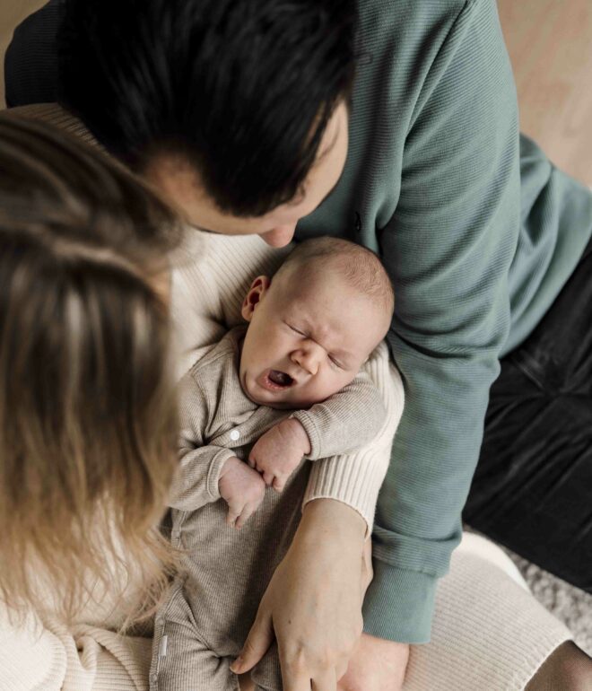 Newborn fotoshoot Apeldoorn baby shoot pasgeboren familie gezin Gelderland Beekbergen Teuge Twello Ugchelen Vaassen papa mama ouders