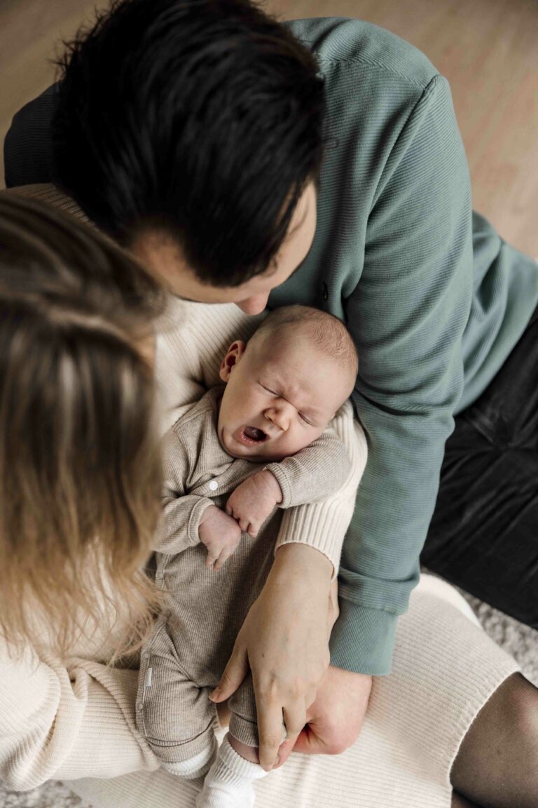 Newborn fotoshoot Apeldoorn baby shoot pasgeboren familie gezin Gelderland Beekbergen Teuge Twello Ugchelen Vaassen papa mama ouders