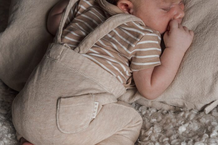 Spontane lifestyle Newbornshoot bij jullie thuis Apeldoorn Gelderland