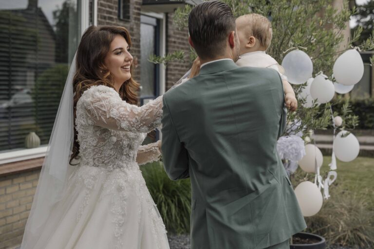Trouwfotograaf Apeldoorn | Bruiloft met shoot bij Kasteel Spelderholt & ceremonie Vossenberg ceremonie i firstlook