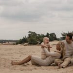 Familie met zoontje van 1 fotoshoot Veluwe Apeldoorn Gelderland 1 jaar ballon feestje