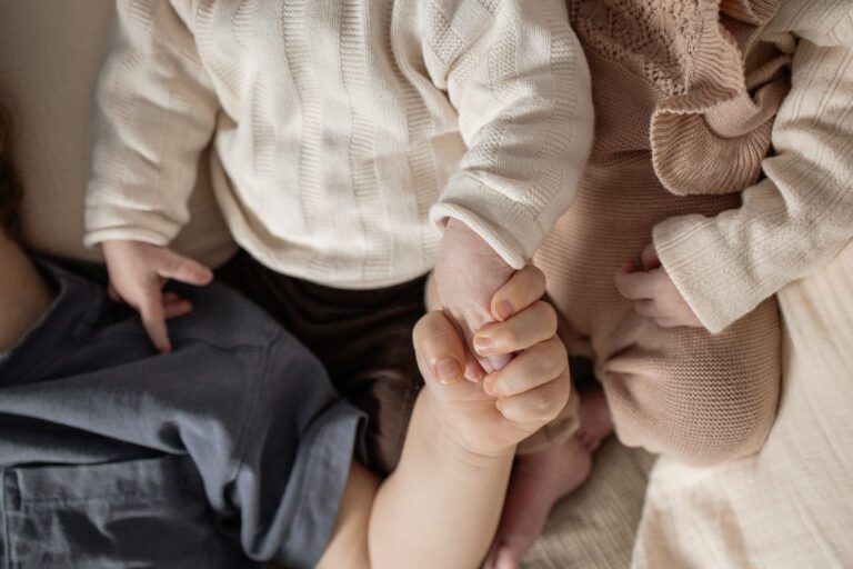 Detail fotos newbornshoot apeldoorn gelderland pasgeboren tweeling
